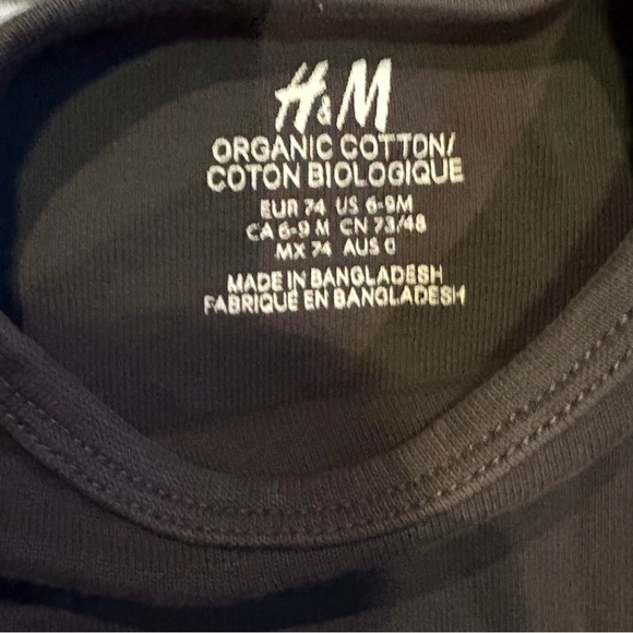 Multiple onesies - Picture 3 of 3